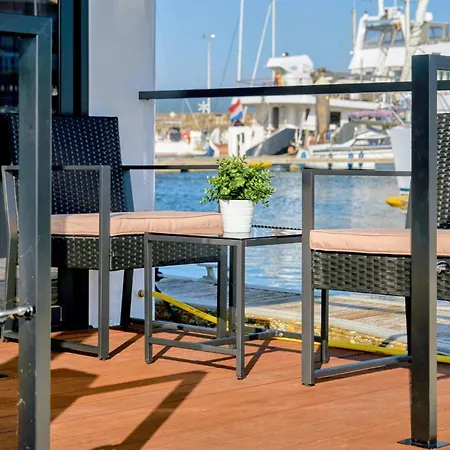 Alma Flotante Båthotell