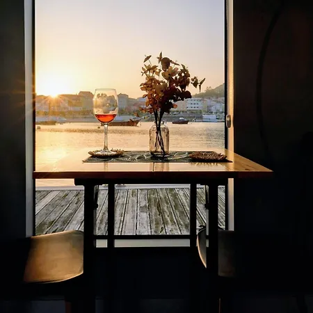 Botel Alma Flotante Muxia