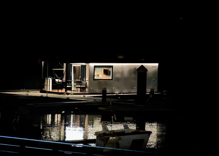 Πλωτό κατάλυμα Alma Flotante