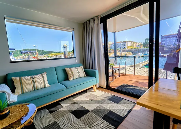 Πλωτό κατάλυμα Alma Flotante Muxia